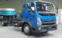 Two-Axle Chassis for Cargo Truck with Euro-3 Diesel Engine and Three-Seater Cabin Valdai C4CR73