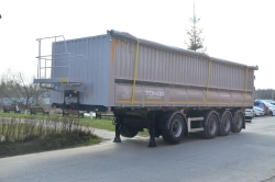 Tonar 9598 Dump Semi-Trailer with Tonar Axles 90422, 90431