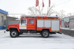 Fire Tanker AC-(1.0-2.6)-40, model 58811E on GAZ Chayka-Service 27849K chassis