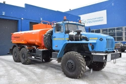 Oil Transport Tank Truck UZST01 Model 6619N-16 on Ural 4320-72