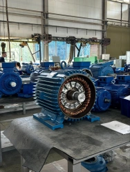 Frequency-controlled three-phase asynchronous motors with electromagnetic brake and forced ventilation, shaft height 25