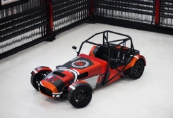 Racing Car SHORTCUT - High-Performance Circuit Vehicle