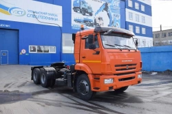 UZST04 Semi-Trailer Tractor for Towing Hazardous Cargo