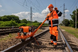 Transport Platform PTO-1 for Moving Track Components