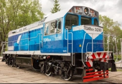 TGM8KM Maneuvering Diesel Locomotive 882 kW (1200 HP) with Hydrodynamic Transmission