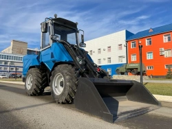 Scarab 2500 Multi-Functional Mini Loader with Telescopic Arm