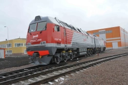 2TE25KM Dual-Section Mainline Freight Locomotive 2x2650 kW
